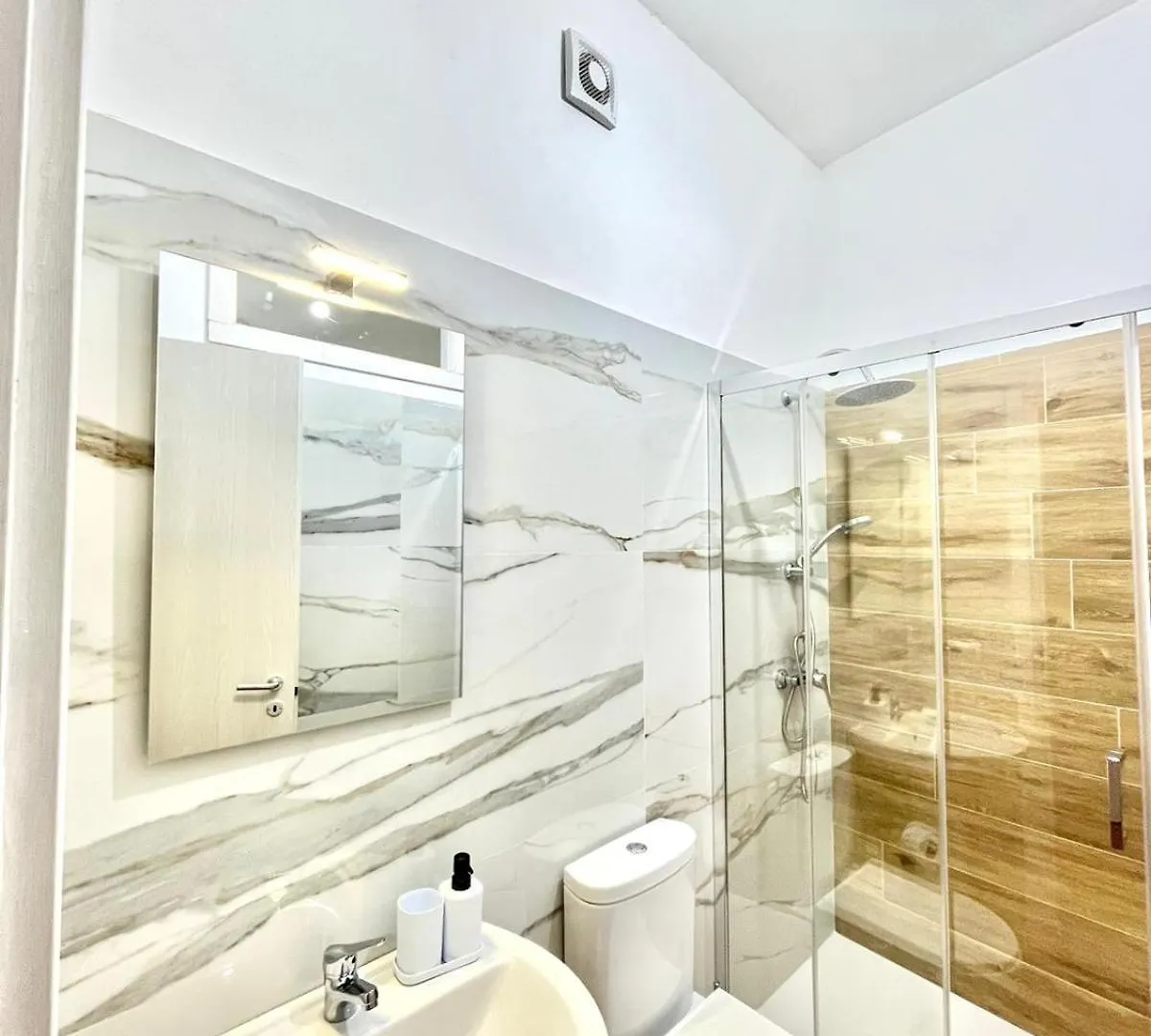 Bam Bam Tiburtina Guesthouse Róma Vendégház